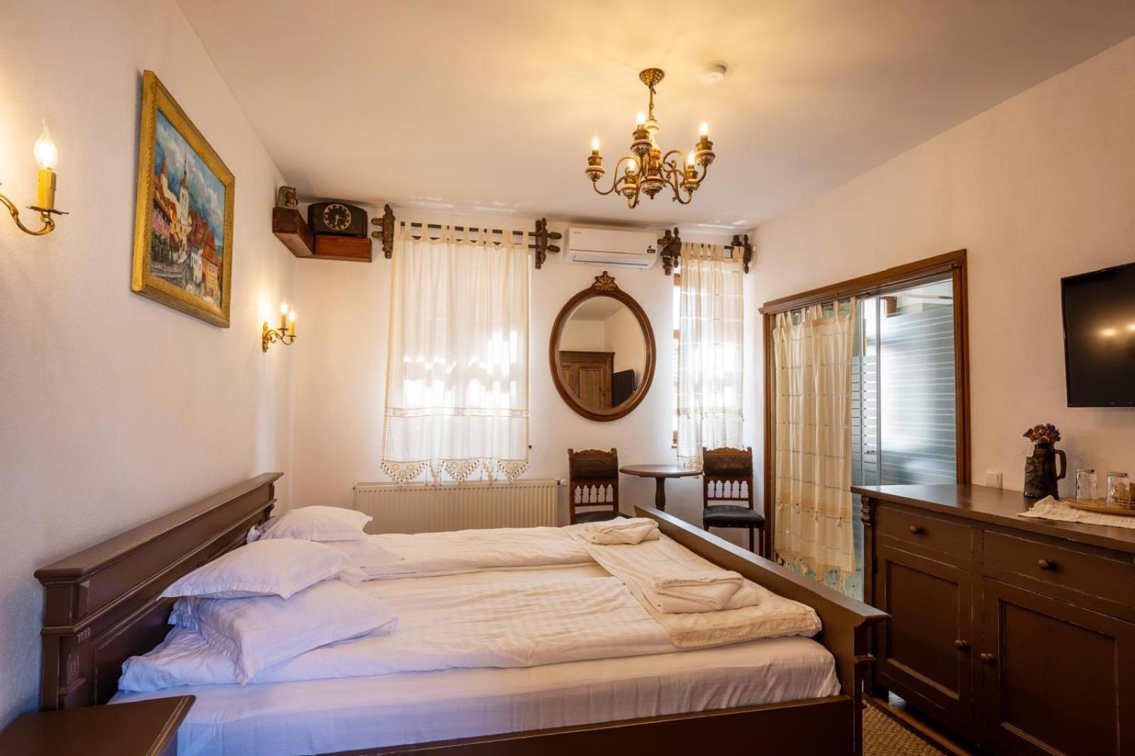 Hotel Carolina House à Sighişoara Extérieur photo